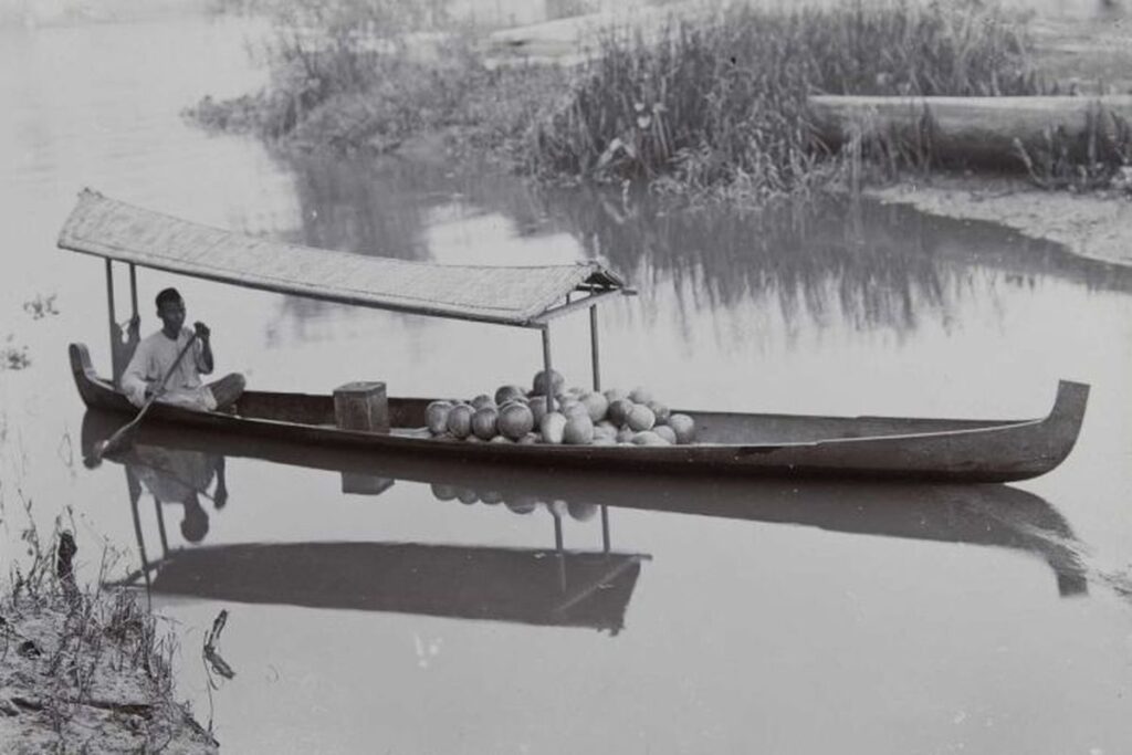 kapal-jukung-perahu-tradisional-bersejarah-dari-indonesia