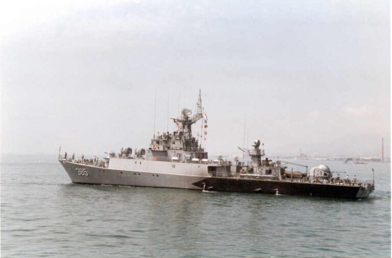 kapal-kri-teuku-umar-kapal-perang-tni-al-bersejarah-indonesia
