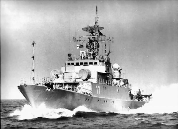 kapal-perang-unggulan-kri-sutanto-keunggulan-dan-spesifikasi