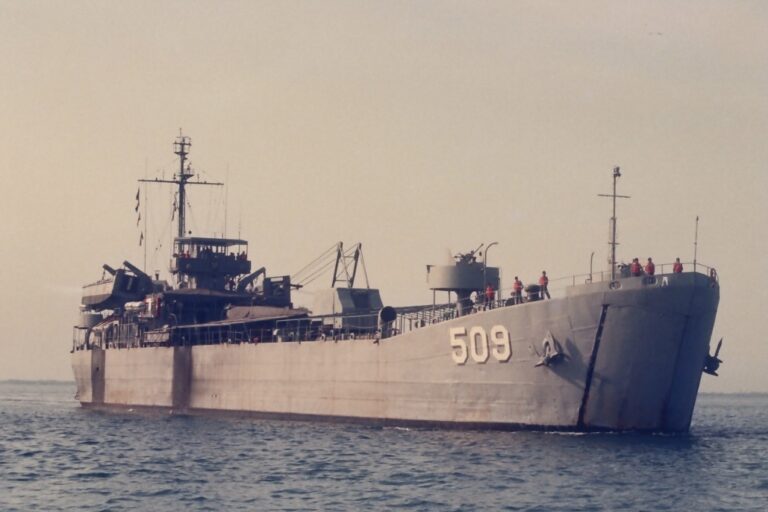 kapal-ri-teluk-langsa-armada-laut-terbaru-indonesia