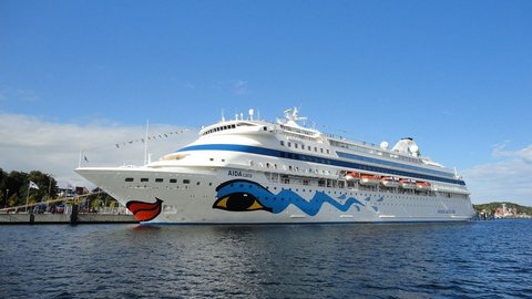 kapal-pesiar-bianca-c-keindahan-dan-fasilitas-mewah-di-lautan