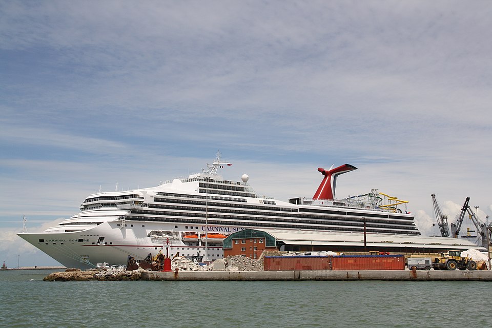 kapal-pesiar-carnival-sunshine-pengalaman-berlayar-yang-menyenangkan