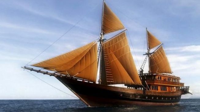 kapal-pinisi-keindahan-dan-warisan-budaya-dari-indonesia