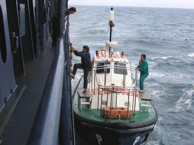 mengenal-kapal-pandu-terbaik-dan-perannya-dalam-navigasi-laut