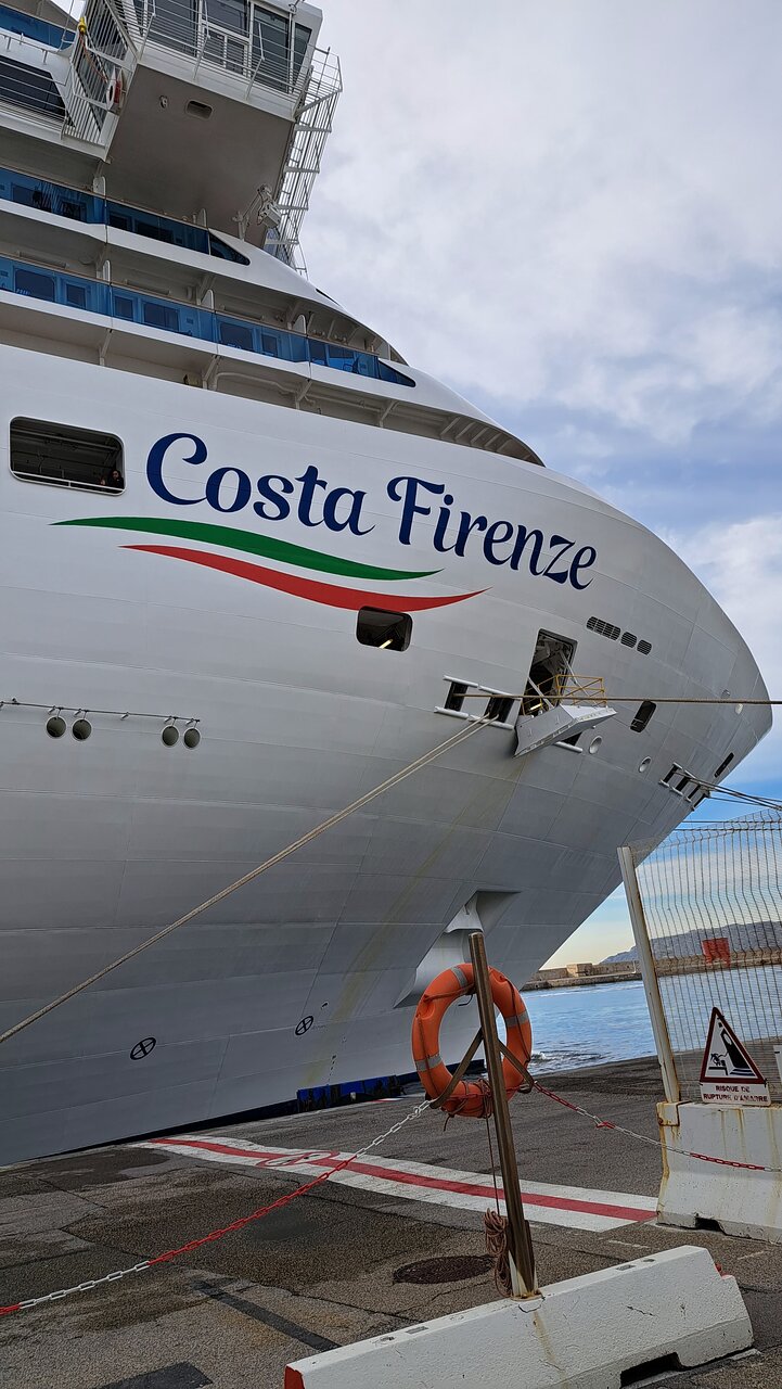 kapal-pesiar-costa-firenze-menikmati-liburan-mewah-di-lautan