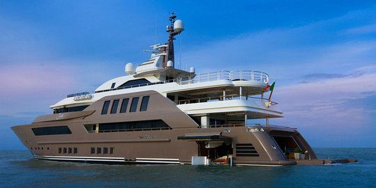 kapal-pesiar-dilbar-kemewahan-dan-fitur-unggulan-kapal-mewah