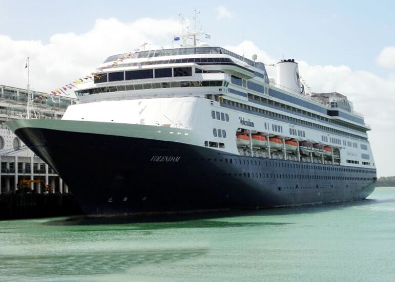 kapal-pesiar-volendam-fasilitas-dan-keindahan-kapal-pesiar-elegan