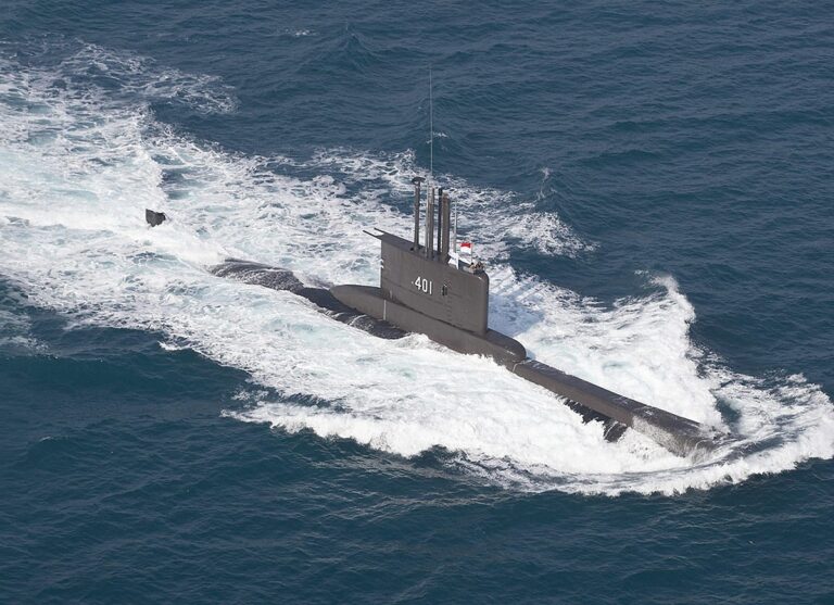 kri-cakra-401-kapal-perang-unggulan-indonesia