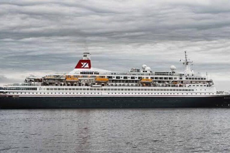 kapal-pesiar-boudicca-jelajah-laut-dengan-kenyamanan-elegan