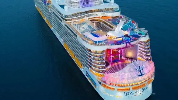 mengenal-lebih-dekat-tentang-kapal-pesiar-dan-keindahannya