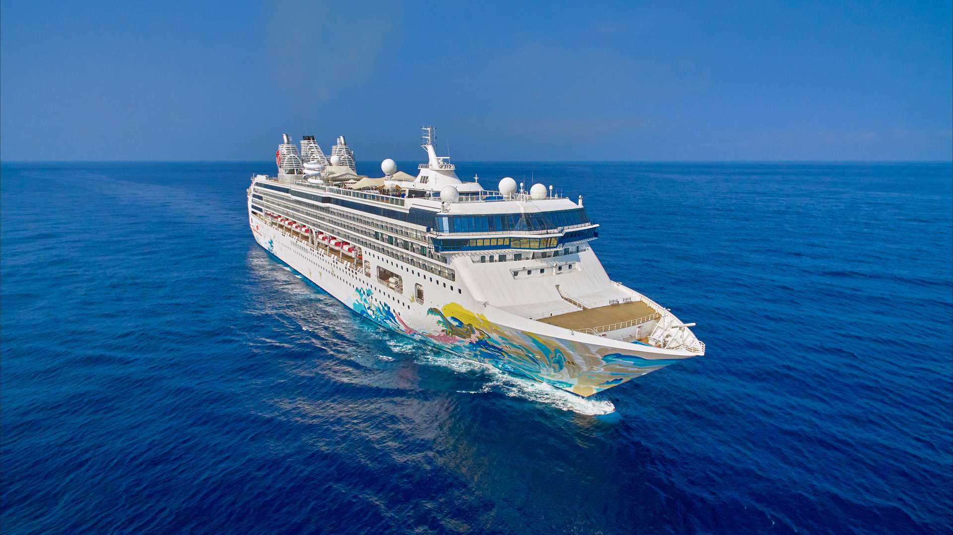 menjelajahi-keindahan-kapal-pesiar-di-pegunungan-andes