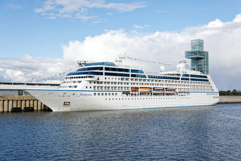 simbol-insignia-kapal-pesiar-makna-dan-sejarahnya