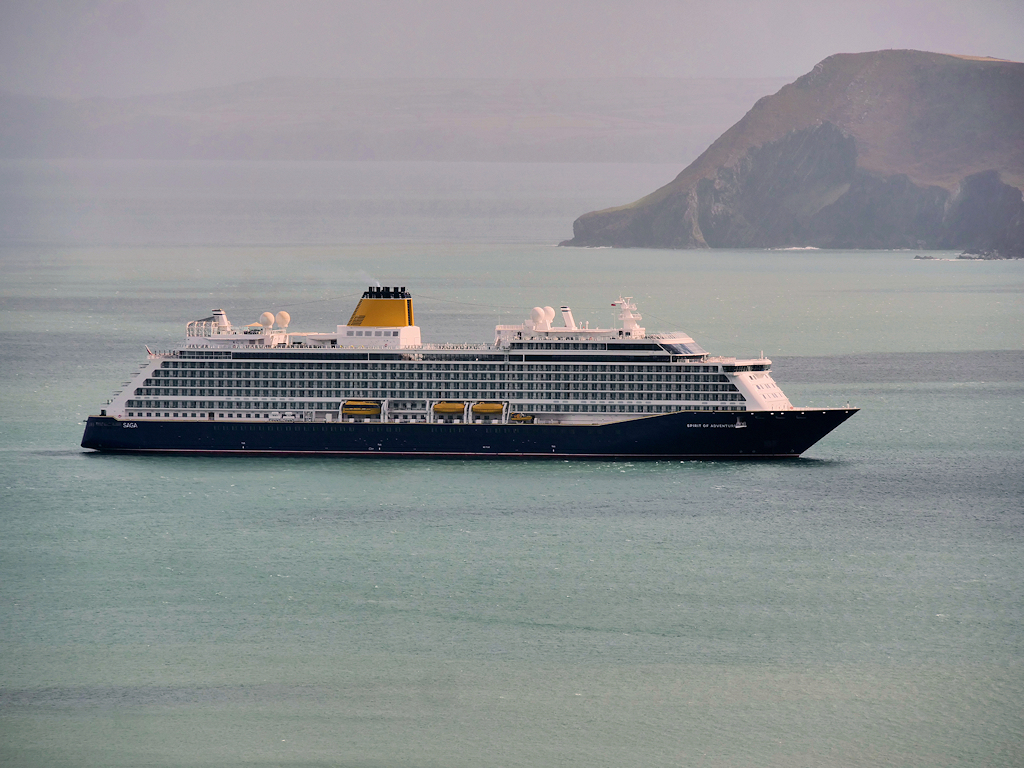 mengenal-kapal-pesiar-spirit-of-adventure-petualangan-laut-yang-menawan