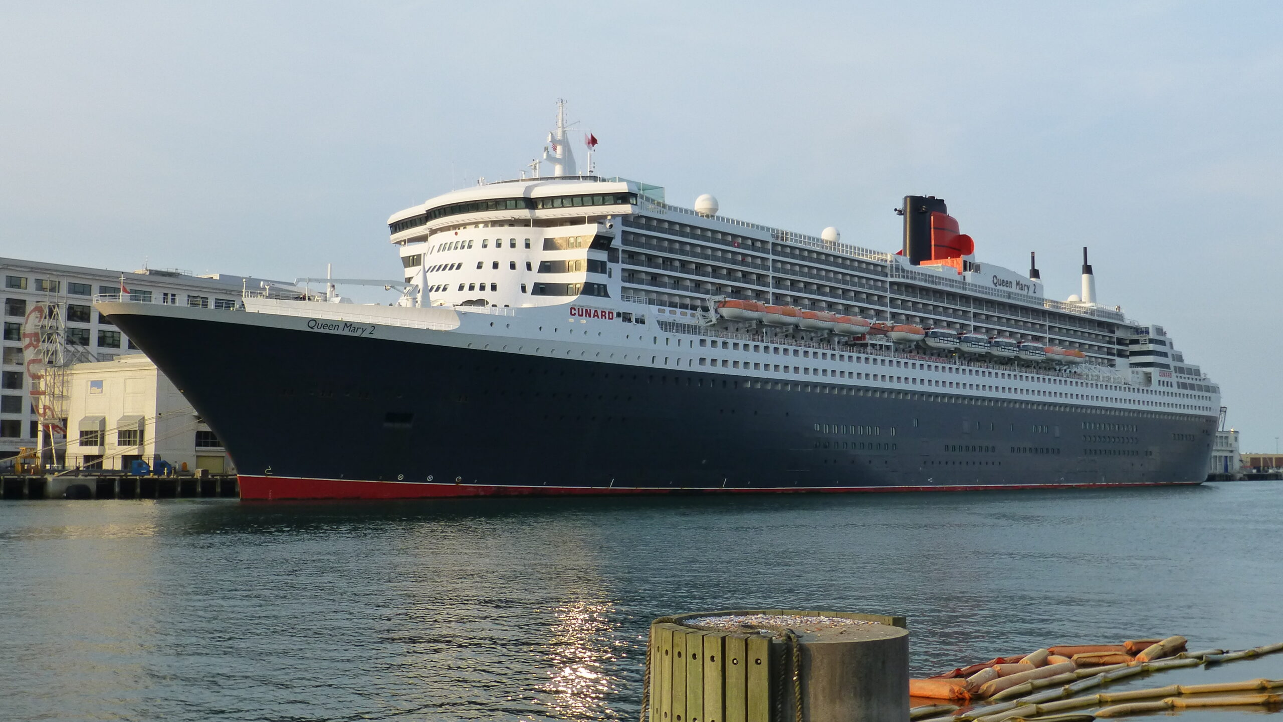 rms-queen-mary-2-kapal-pesiar-megah-yang-ikonik